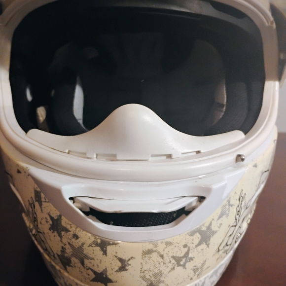 Icon Alliance Torrent Motorcycle Helmet - Picture 13 of 13